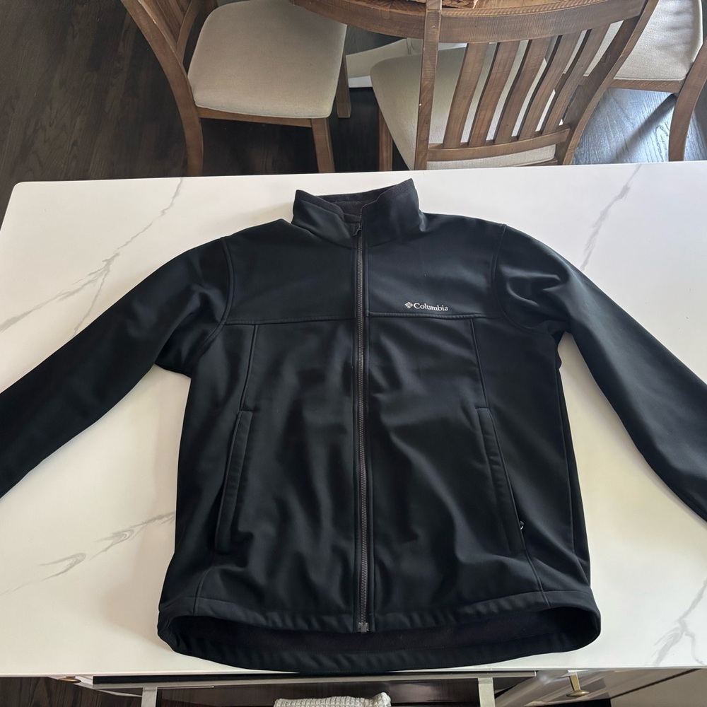 Columbia Black Performance Jacket. Large great condition.